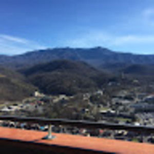 Meet your Posher, Michaela